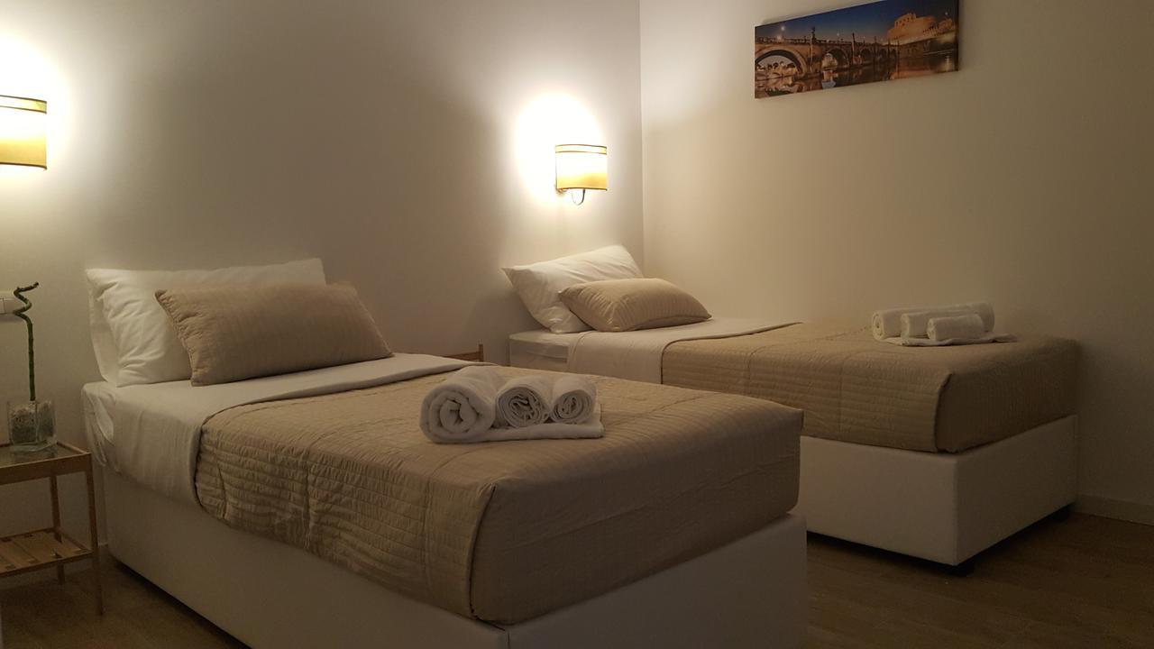 ローマ Alloggio Turistico Al Colosseo Bed & Breakfast エクステリア 写真