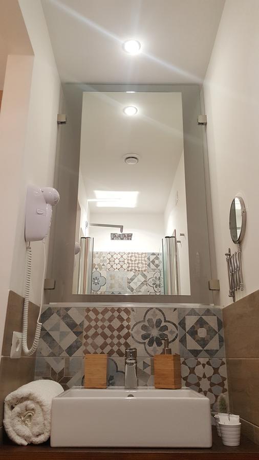 ローマ Alloggio Turistico Al Colosseo Bed & Breakfast エクステリア 写真